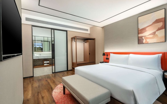 Hilton Garden Inn Xingyi Wanfenglin – Guest Rooms – Qianxinan