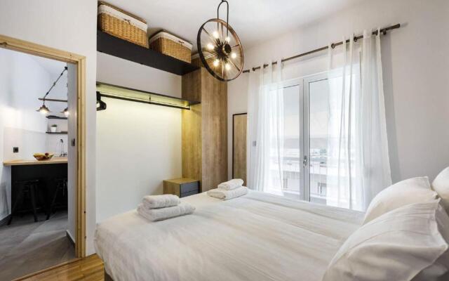 Atmospheric Apartment near Acropolis by CloudKeys