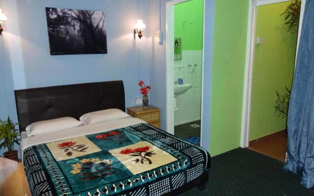 Traveller Bunker Hostel 1