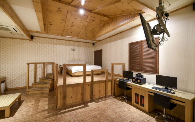 Sunflower Hotel