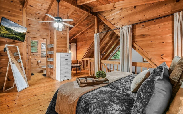 Willow Creek 2 Bedroom Cabin by RedAwning