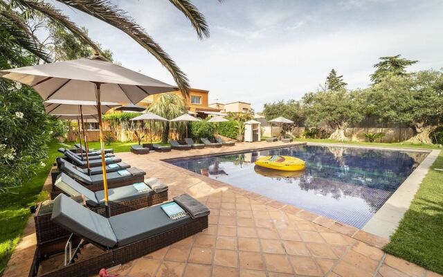 Villa Peacock