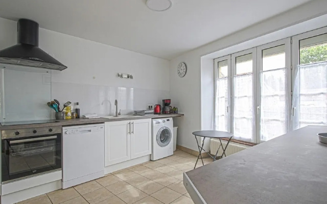Spacious Holiday Home With Garden