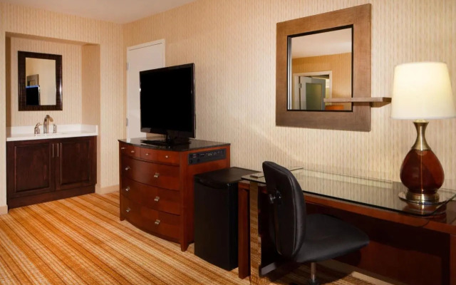 Holiday Inn Select Memphis East
