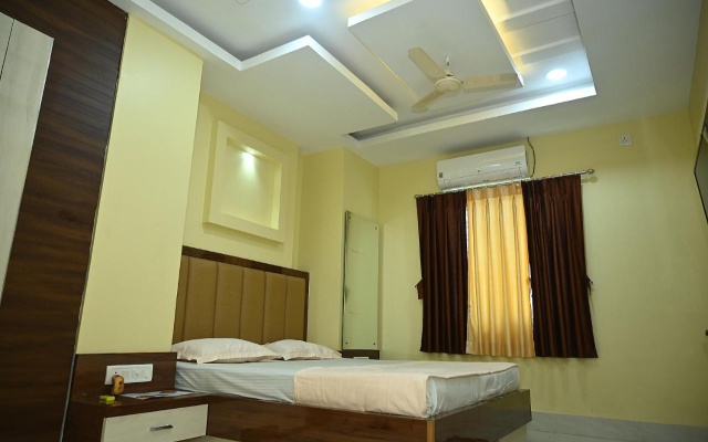 Fabhotel Golden Bliss