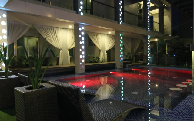 Eloisa Royal Suites