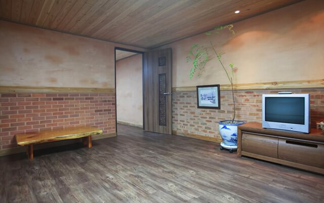 Yongin Tree's Story Pension