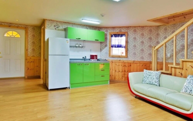 Gyeongju Roselia Pension