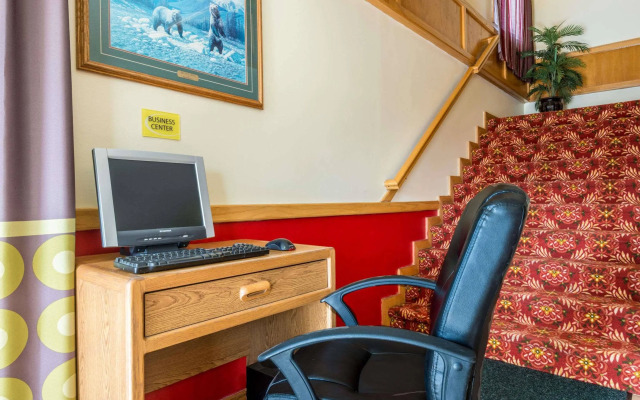 Super 8 By Wyndham Sheridan