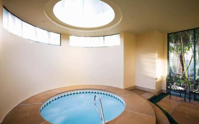 2 and 3 Bedroom Apartments within Crown Towers