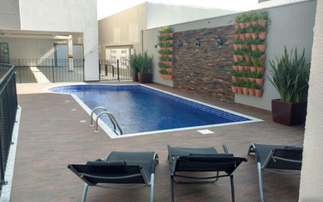 VAR-205B Departamento amplio en condomínio cerrado con piscina