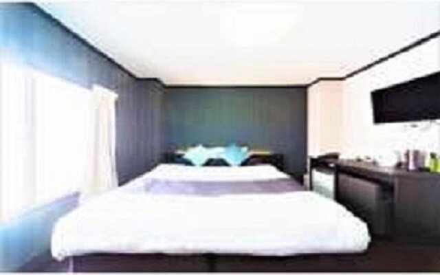 Hirakata Crystal Hotel - Adult Only