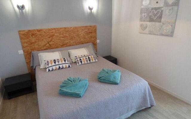 Gîte Le Bernard, 6 pièces, 10 personnes - FR-1-426-164