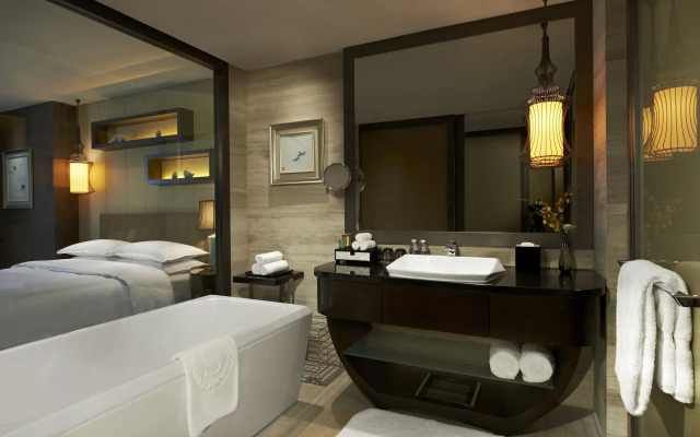 Sheraton Shanghai Waigaoqiao Hotel