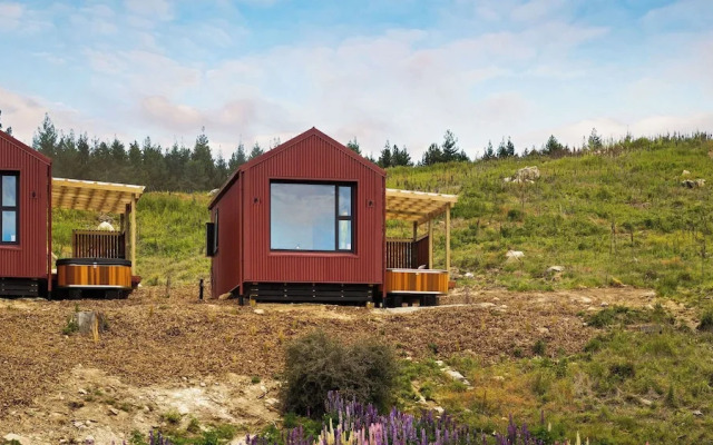 The Huts at Lakes Edge