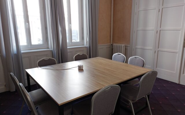 Brit Hotel Roanne - Le Grand Hotel