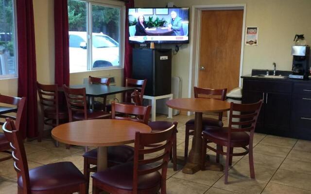 Smokey Point Motor Inn