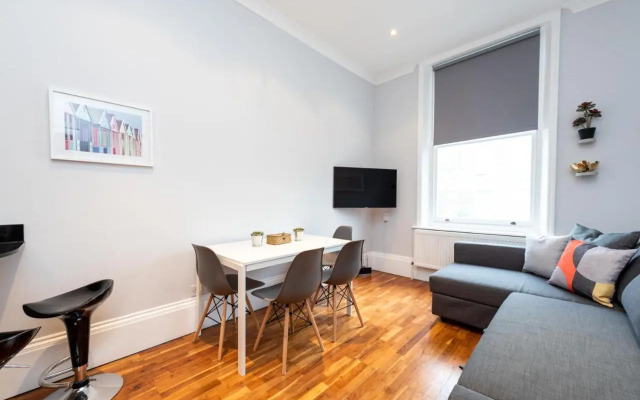 Camden Apartment A/Apartment