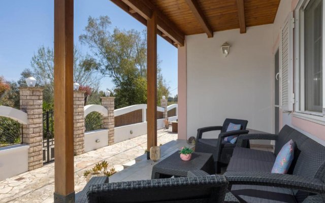 Ilenia's 3 Bedroom House With Private Pool