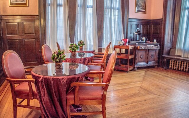 Historic Benner Mansion