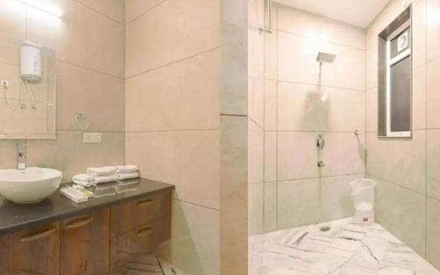 Spacious Executive Suite With Bathtub Balcony