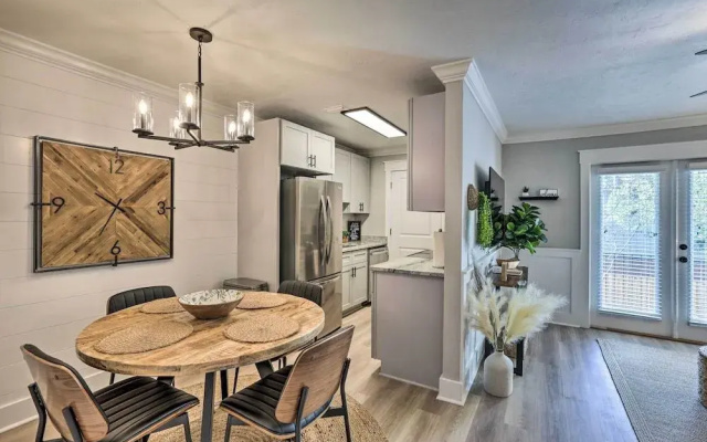 Bright Tallahassee Apartment w/ Balcony!