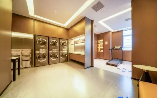 Home Inn Select Hotel