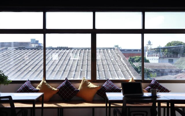 In The City Co-Living & Co-Working Space - Hostel