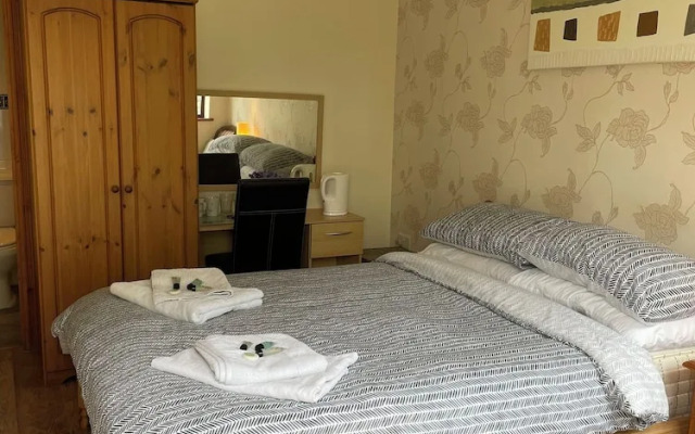 Rooms at the Huntsman Inn