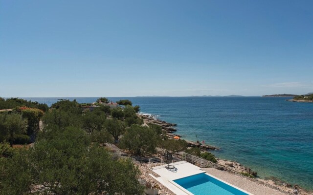 Beautiful Home in Primosten With Wifi and 6 Bedrooms