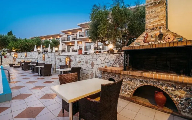 Potamitis Studios & Apartments