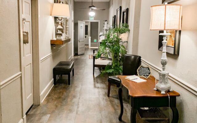 The Loft on the Square Guest Suites