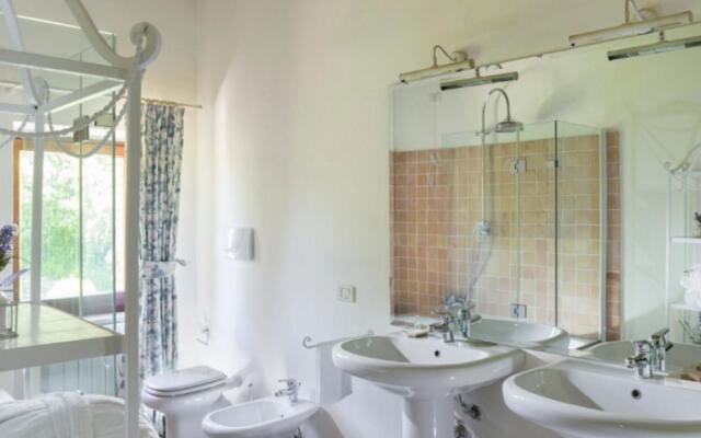 Luxury Villa Inside a big Estate Airco Heated Pool-villa Savino