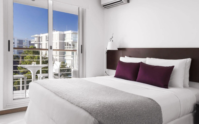 Real Colonia Hotel & Suites