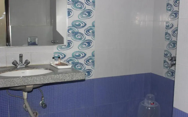 OYO 9265 Blue Lagoon Premium Hotel