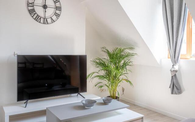 T3 Lumineux Proche Château Tout Equipé