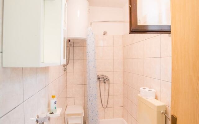 Studio Next to the Beach w Terrace and Parking