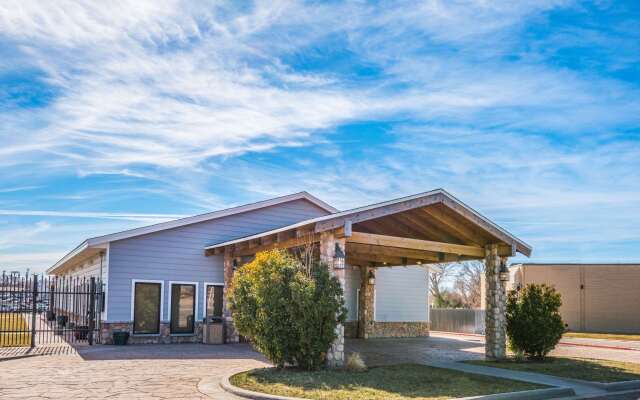 AmericInn by Wyndham Pampa - Event Center