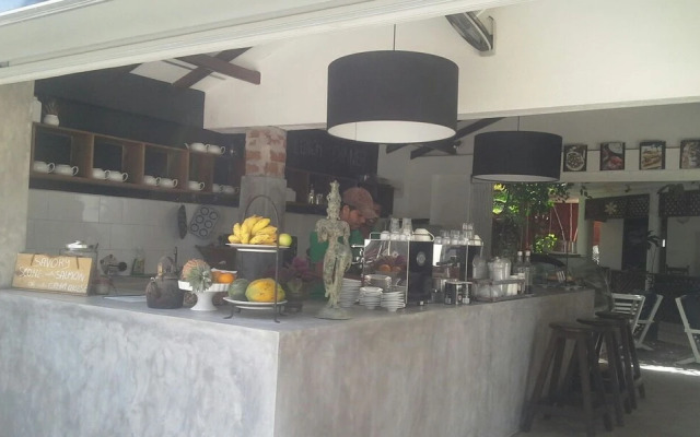 Sunil Garden Guesthouse Coffee and More
