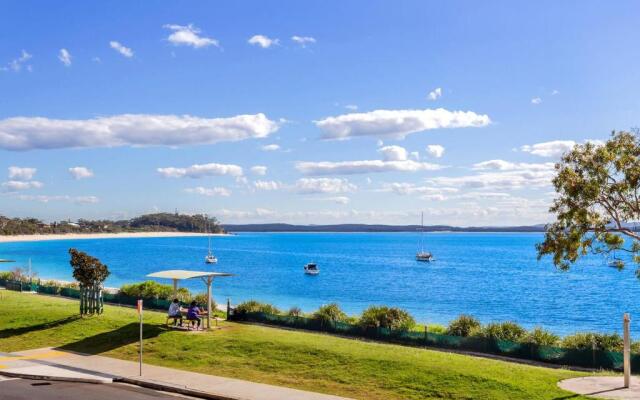 Whitesands, Unit 113/41-45 Shoal Bay Road