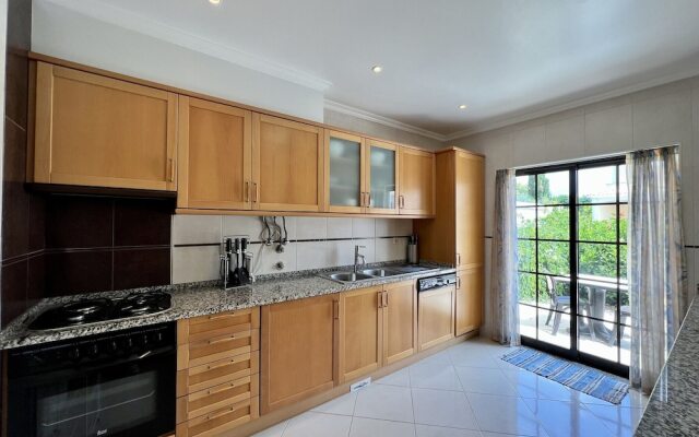 Pêra Brightness Villa by Homing