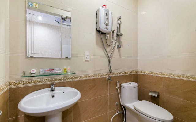 OYO 453 Golden Bay Hotel