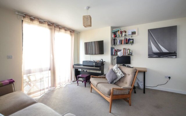 Lovely 2- Bed Flat in North London