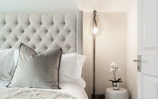 The Luxe Chelsea Townhouse