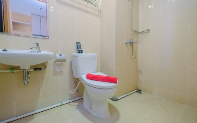 Minimalist Studio at the Oasis Apartment Near Waterboom Cikarang – Bathroom – Cikarang
