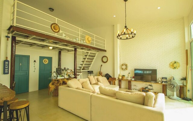 Sight-Seaing At Phala Beach