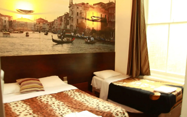Exhibition Court Hotel 4