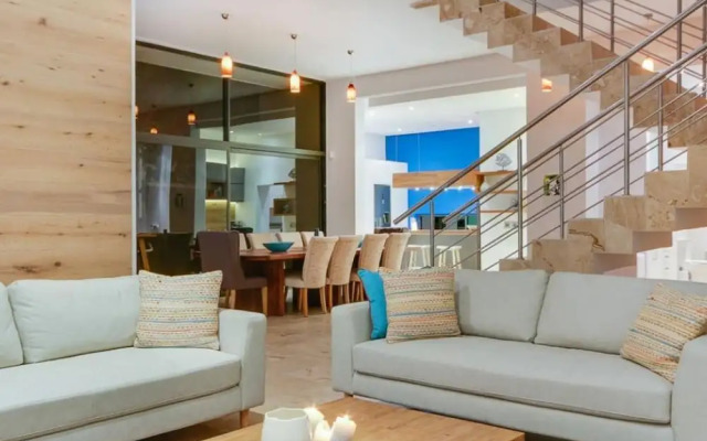 Harrier Place - Four Bedroom Villa, Sleeps 8