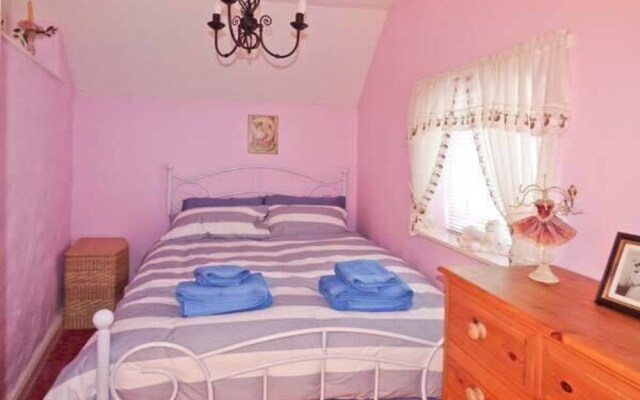 1 Fakenham Road