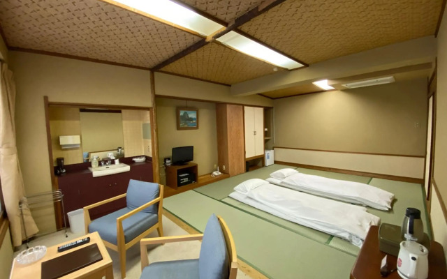 Kameya Rakan Hot Springs Ryokan